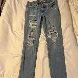 Women’s 711 Levi’s distressed destroyed skinny 28